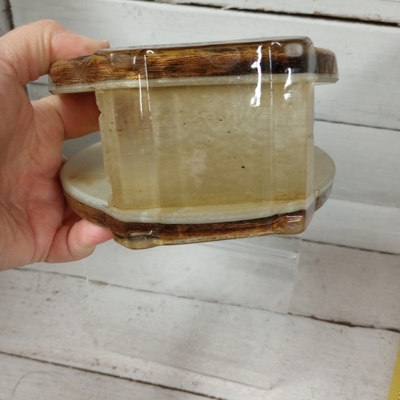 Vintage Retro MCM Lucite / Acrylic Circular Napkin Holder w/ Dry Flowers Rattan - Picture 4 of 8